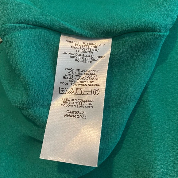 Loft Green Floral Sleeveless Blouse | Scalloped tie Neck | Size XL - Picture 5 of 6